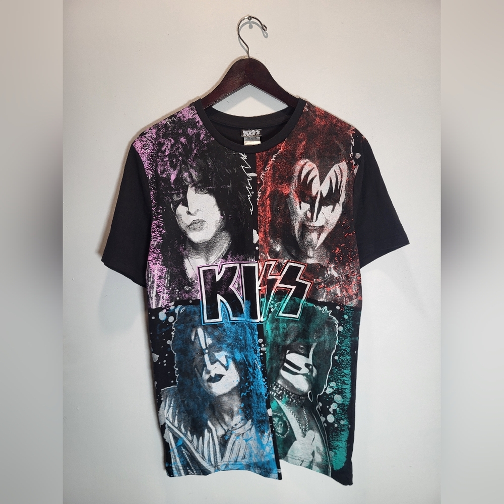 👕🌶 Kiss All Over Print T-Shirt